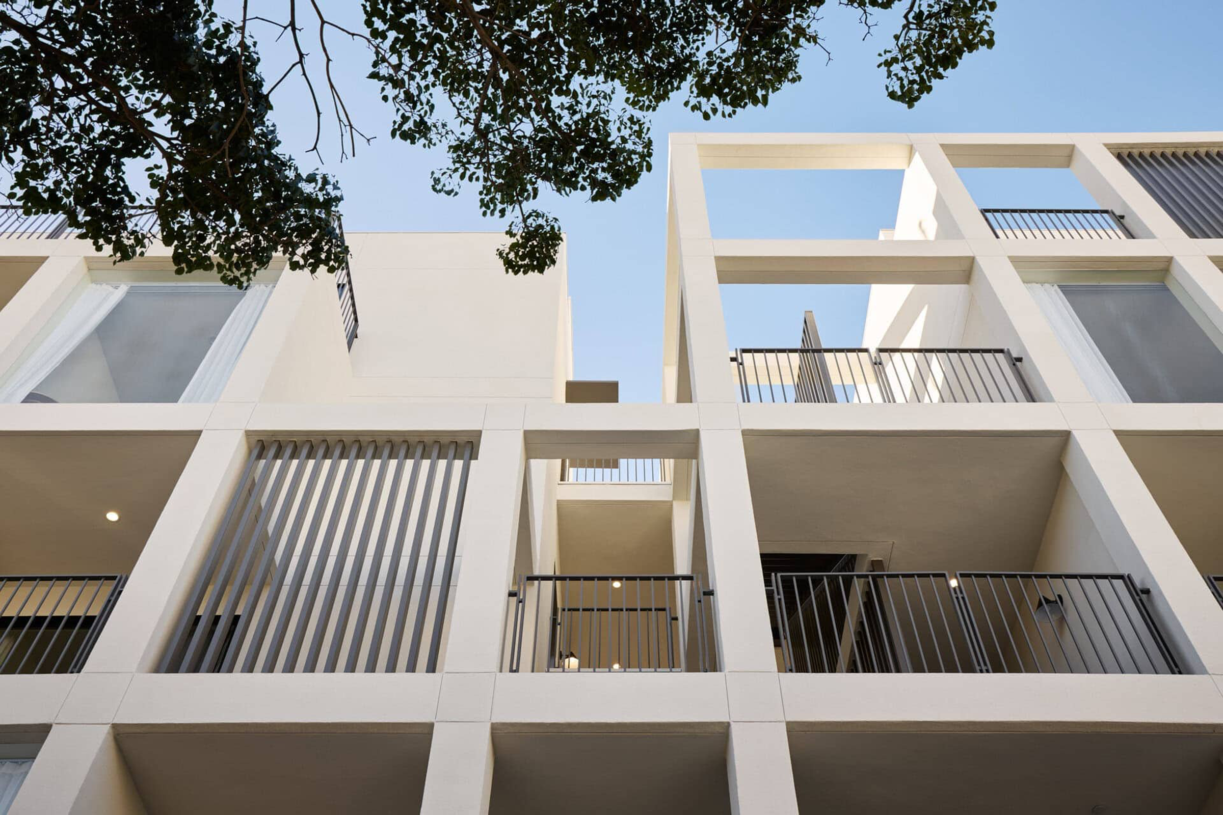 bittoni-architects-lexington-apartments-exterior-clean-lines-los-angeles